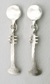 Symbol earrings in silver EM15